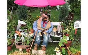Holwell Scarecrow Festival