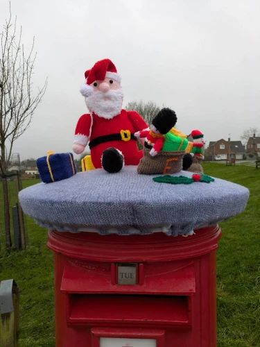 hitchin postbox toppers 2025