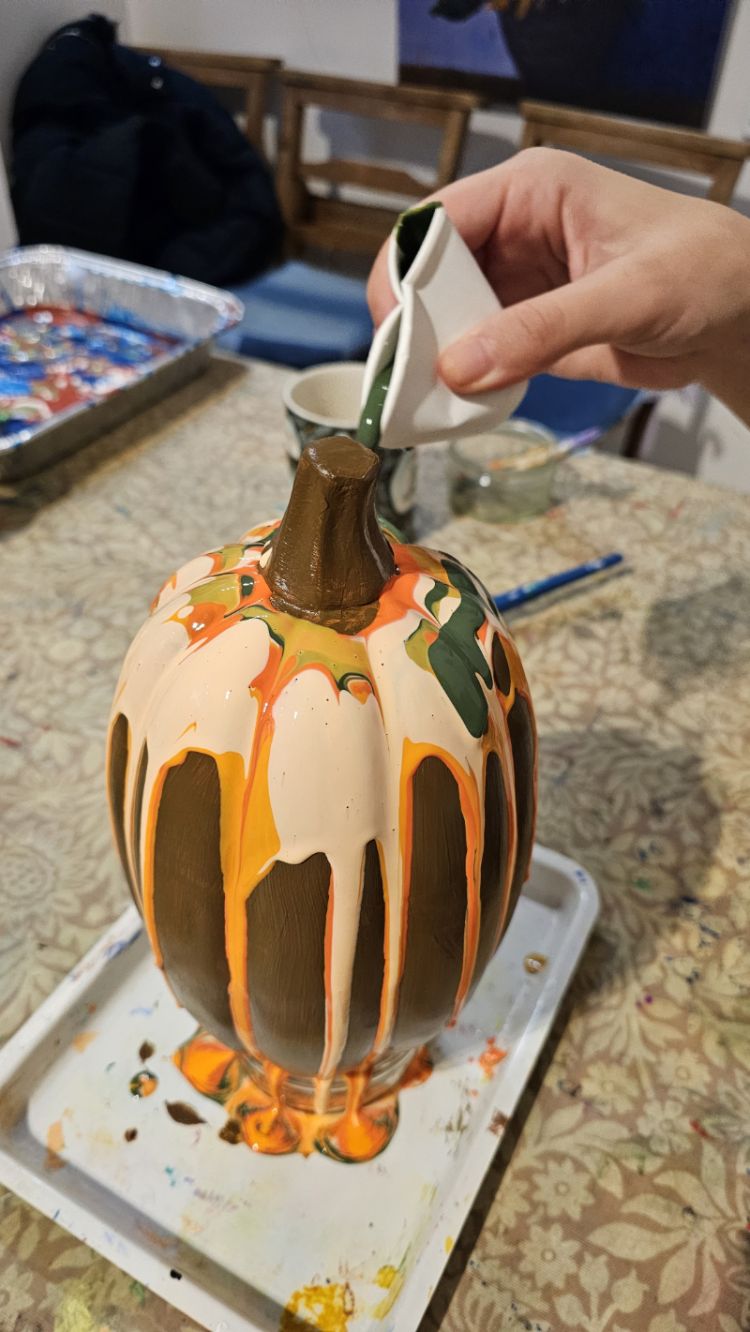 Pumpkin Paint Pour Workshop
